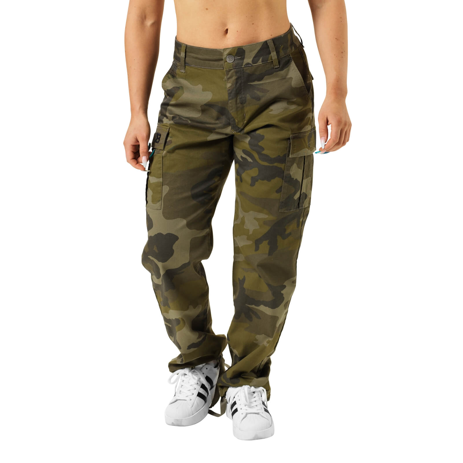 Kolla in Bowery Cargos, dark green camo, Better Bodies hos SportGymButiken.se