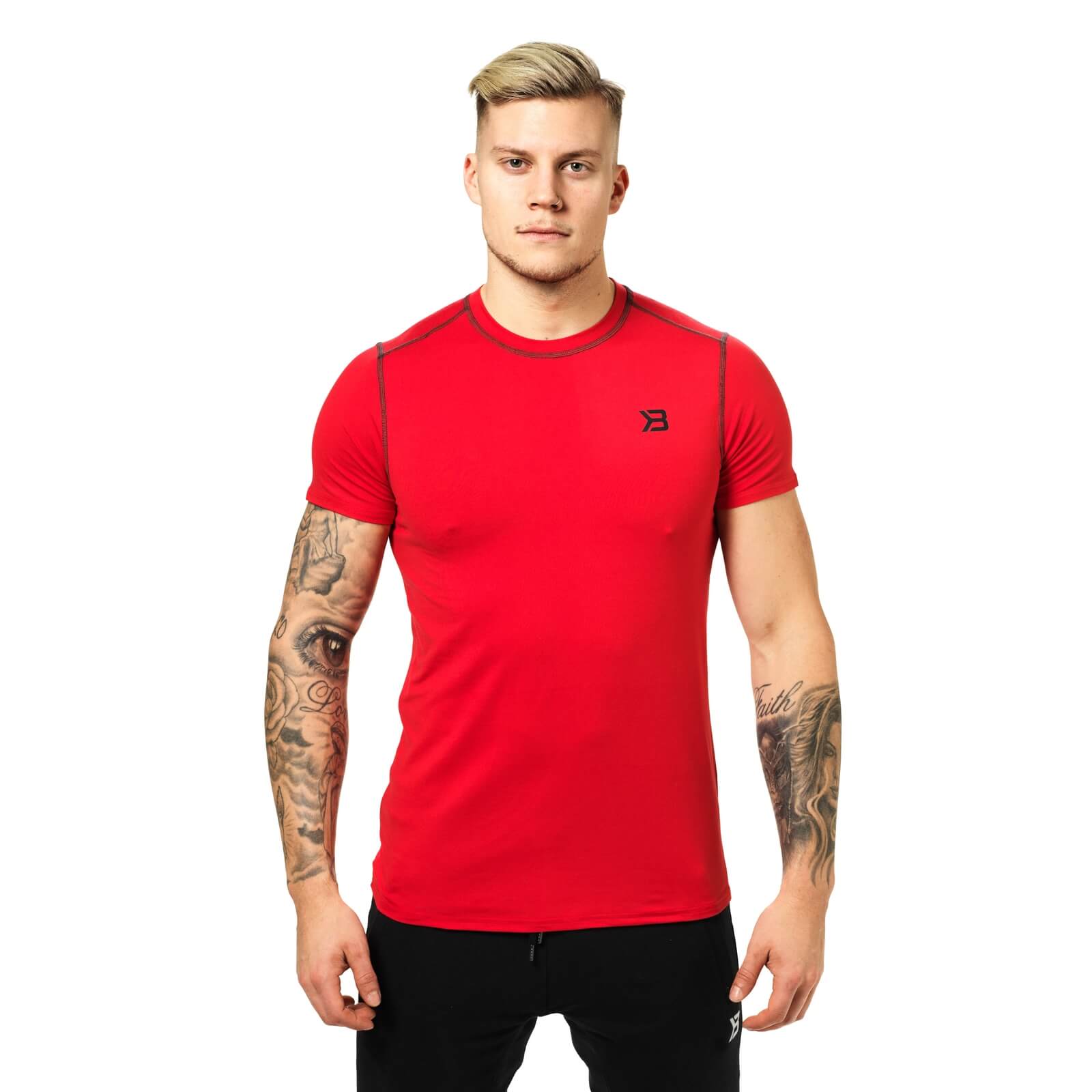 Kolla in Performance Tee, bright red, Better Bodies hos SportGymButiken.se