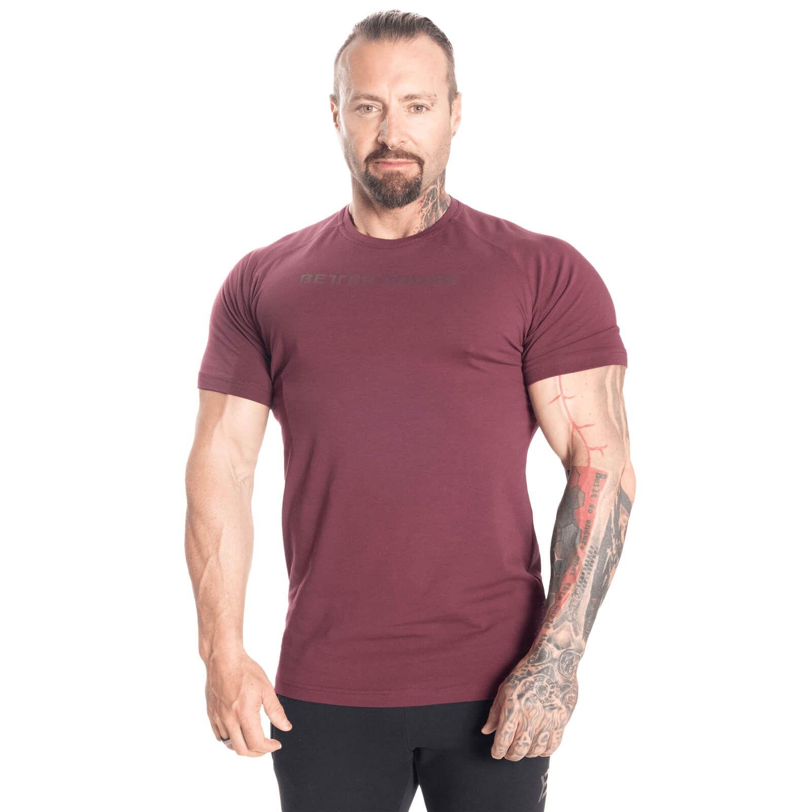 Kolla in Gym Tapered Tee, maroon, Better Bodies hos SportGymButiken.se