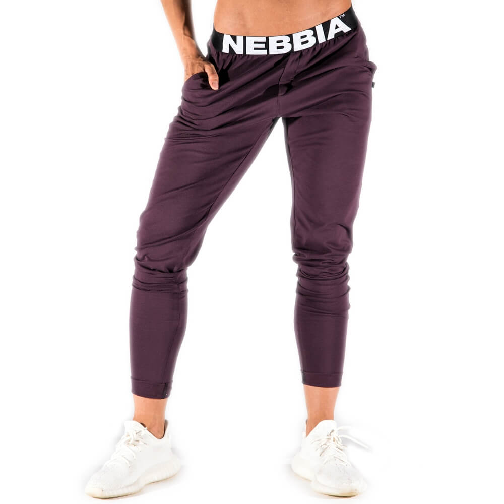 Kolla in Boyfriend Pants, burgundy, Nebbia hos SportGymButiken.se