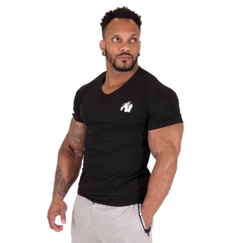 Kolla in Essential V-Neck Tee, black, Gorilla Wear hos SportGymButiken.se