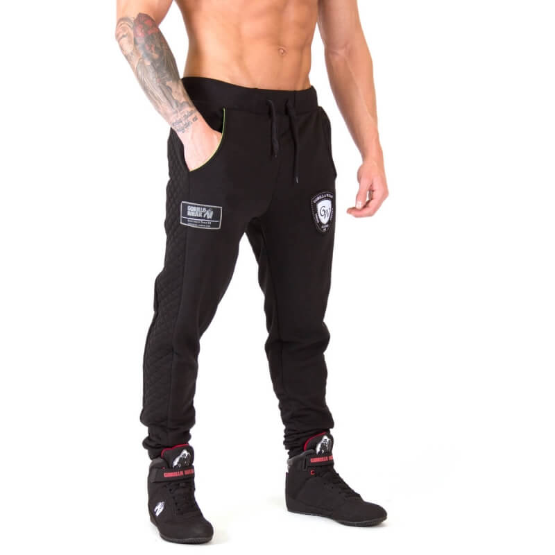 Kolla in Jacksonville Joggers, black, Gorilla Wear hos SportGymButiken.se