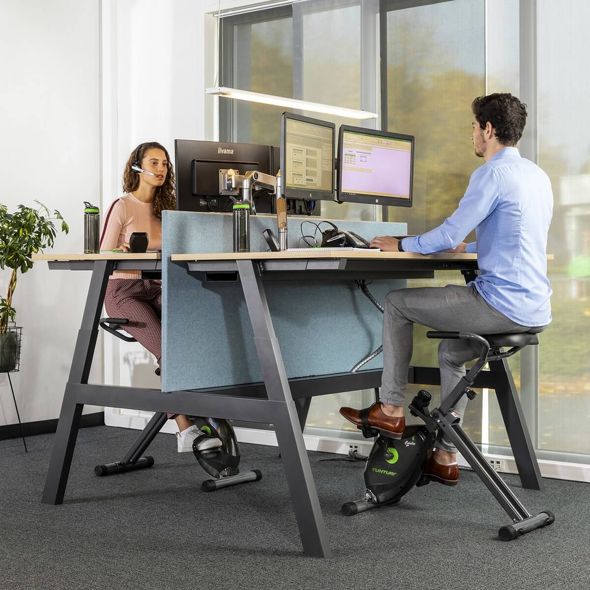 Alternativ bild 1 för Tunturi Cardio Fit D20 Deskbike