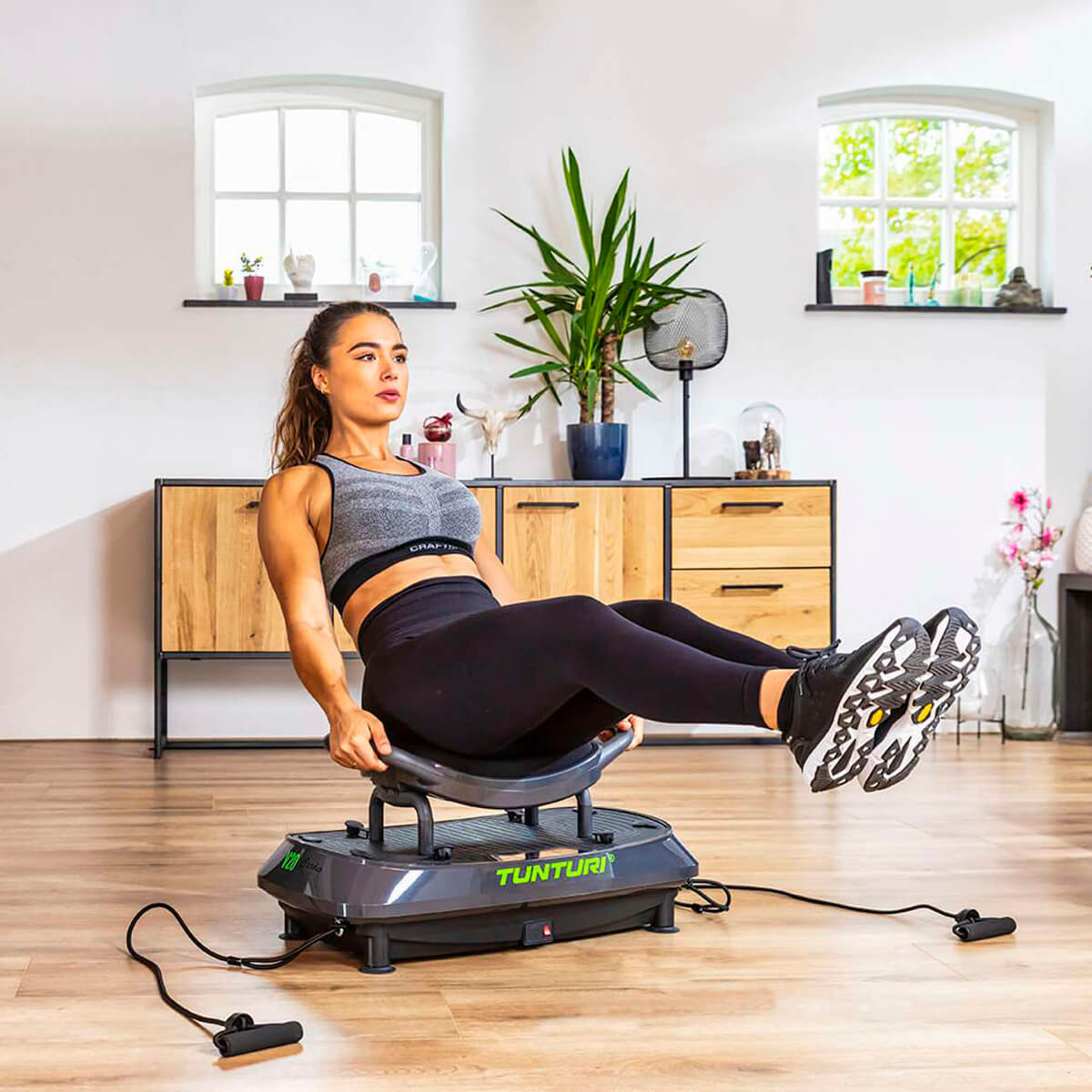 Alternativ bild 1 för Tunturi V20 Vibrationstränar