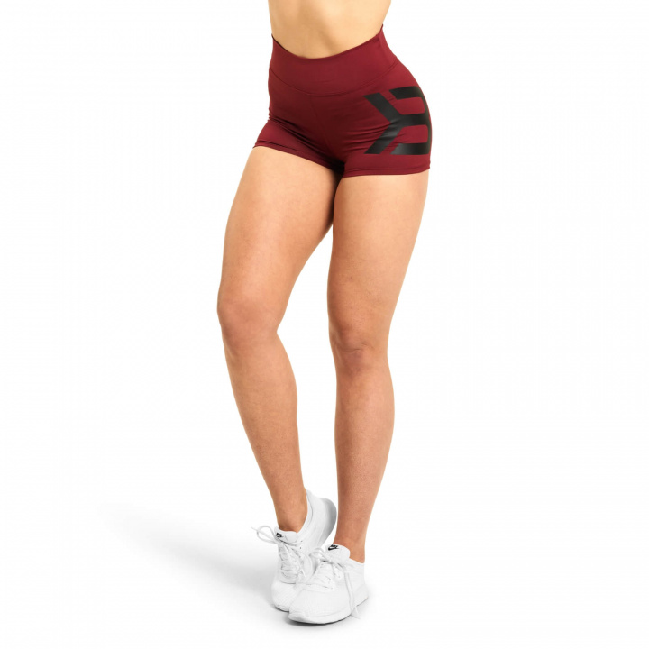 Kolla in Gracie Hotpants, sangria red, Better Bodies hos SportGymButiken.se