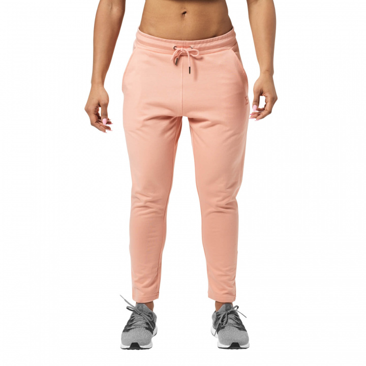 Kolla in Astoria Sweat Pants, peach beige, Better Bodies hos SportGymButiken.se