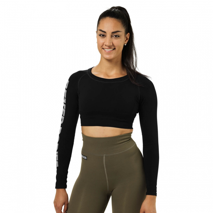 Kolla in Bowery Cropped Ls, black, Better Bodies hos SportGymButiken.se