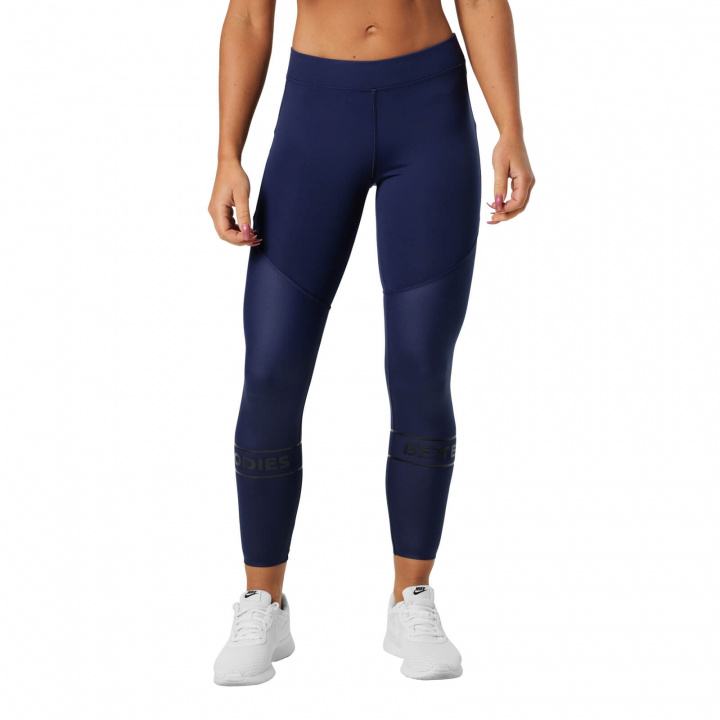 Kolla in Chrystie Shiny Tight, dark navy, Better Bodies hos SportGymButiken.se