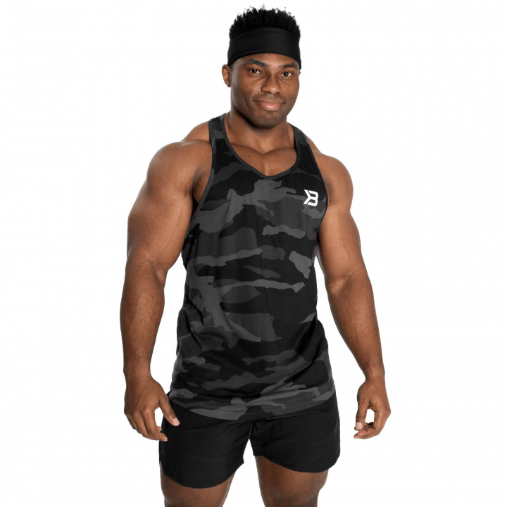 Kolla in Essential T-Back, dark camo, Better Bodies hos SportGymButiken.se