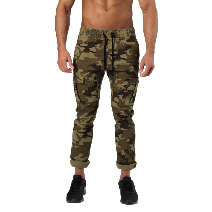 Kolla in Harlem Cargo Pants, military camo, Better Bodies hos SportGymButiken.se