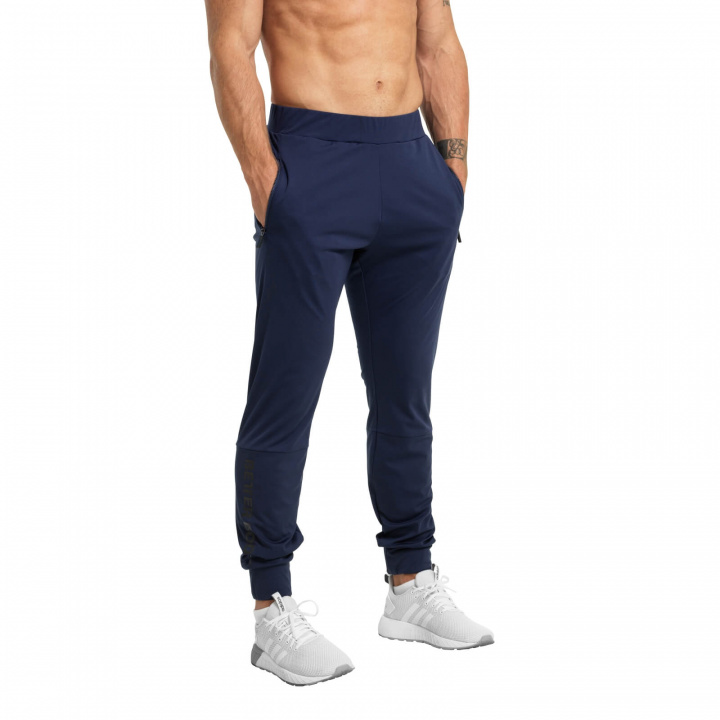 Kolla in Varick Track Pants, dark navy, Better Bodies hos SportGymButiken.se