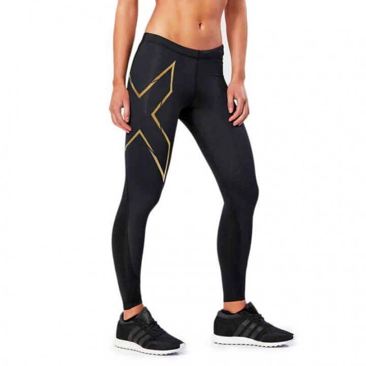 Kolla in Elite MCS Compression Tights, black/gold, 2XU hos SportGymButiken.se