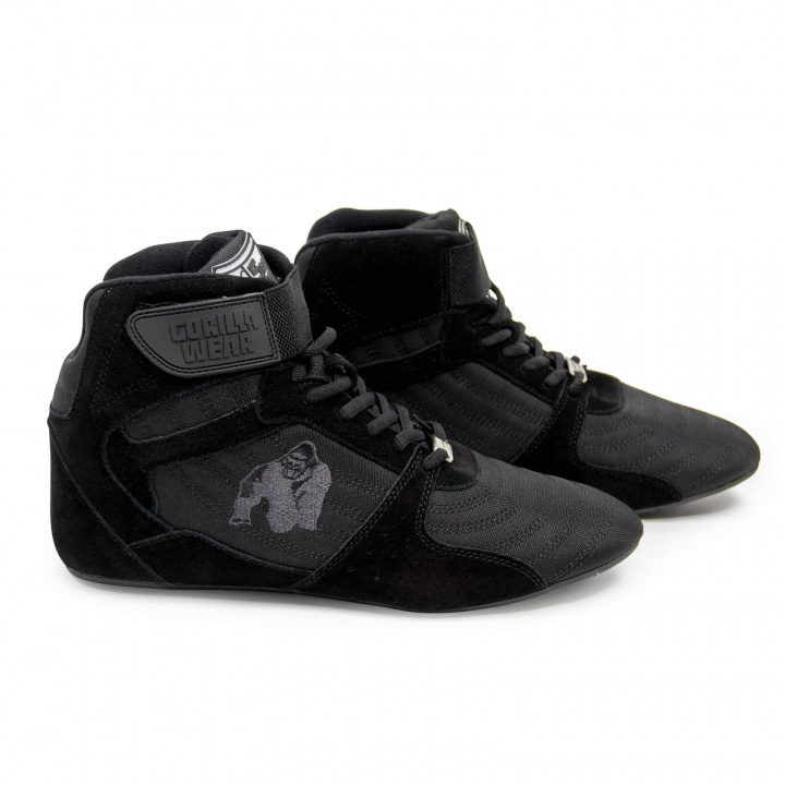 Kolla in Perry High Tops Pro, black/black, Gorilla Wear hos SportGymButiken.se