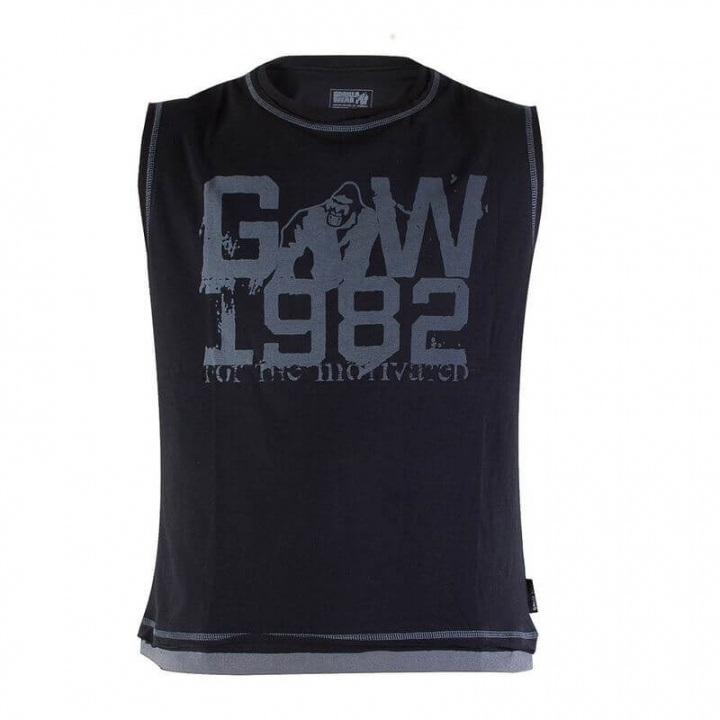 Kolla in GW1982 S/L PRO Tee, svart,Gorilla Wear hos SportGymButiken.se