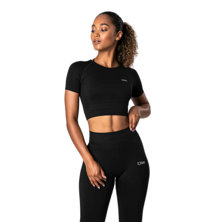 Kolla in Define Seamless Cropped T-shirt, black, ICANIWILL hos SportGymButiken.s