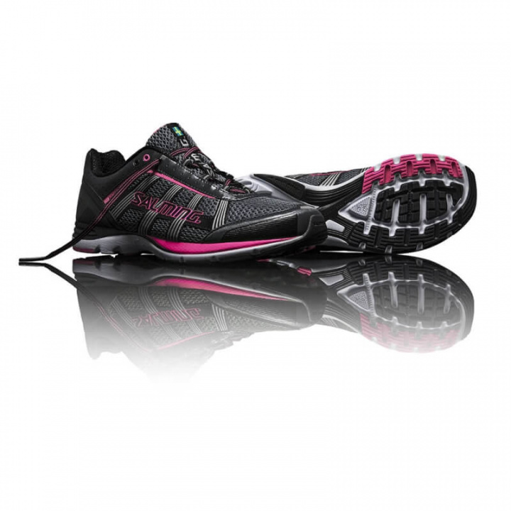 Kolla in Distance A2 Women, gun metal/knockout pink, Salming Sports hos SportGym